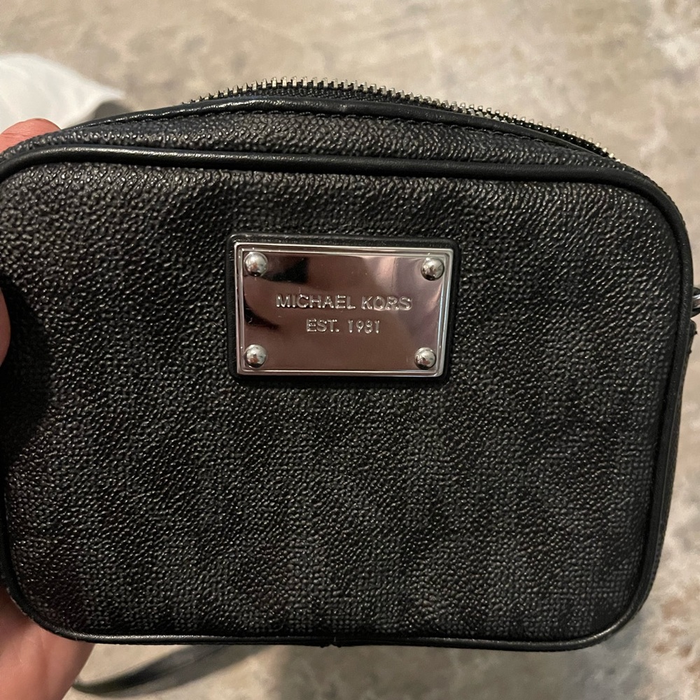 Cross body wallet bag